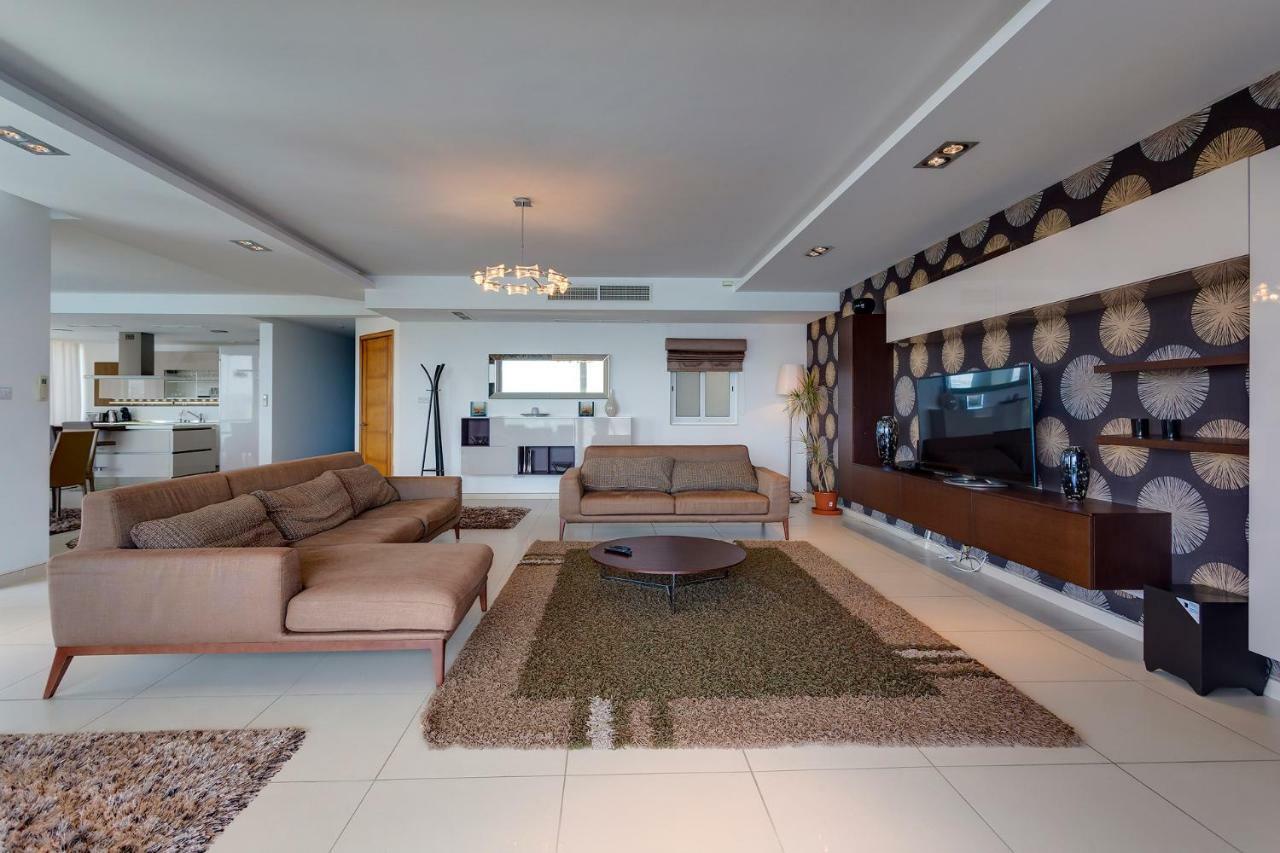 Contemporary, Luxury With Valletta And Harbour Views Apartment *